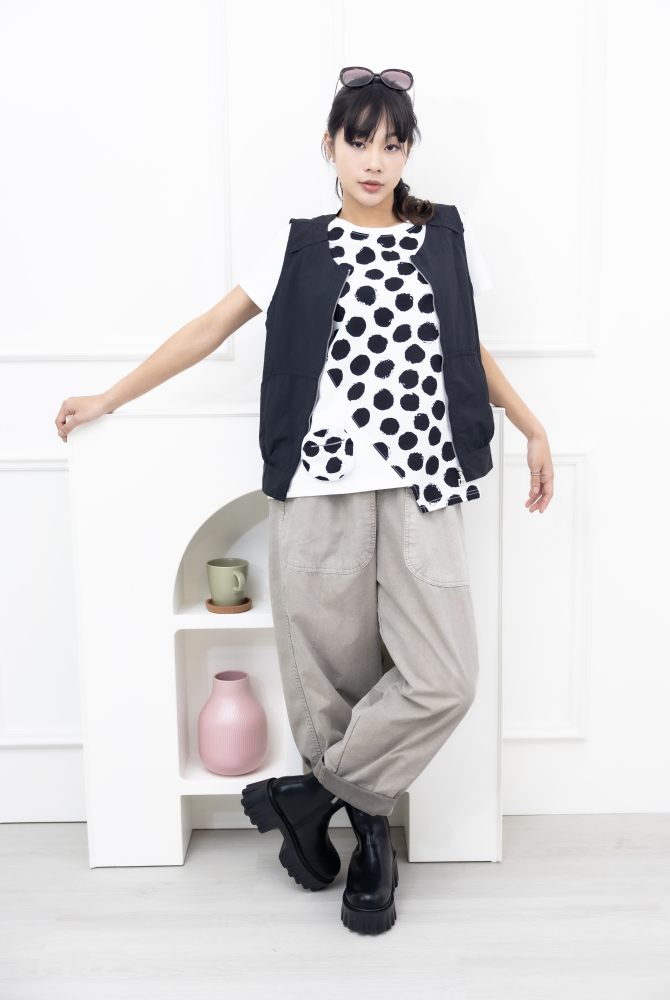 반팔 黑點短袖上衣 / 白色