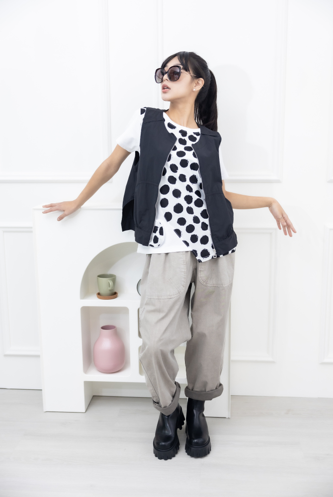 반팔 黑點短袖上衣 / 白色