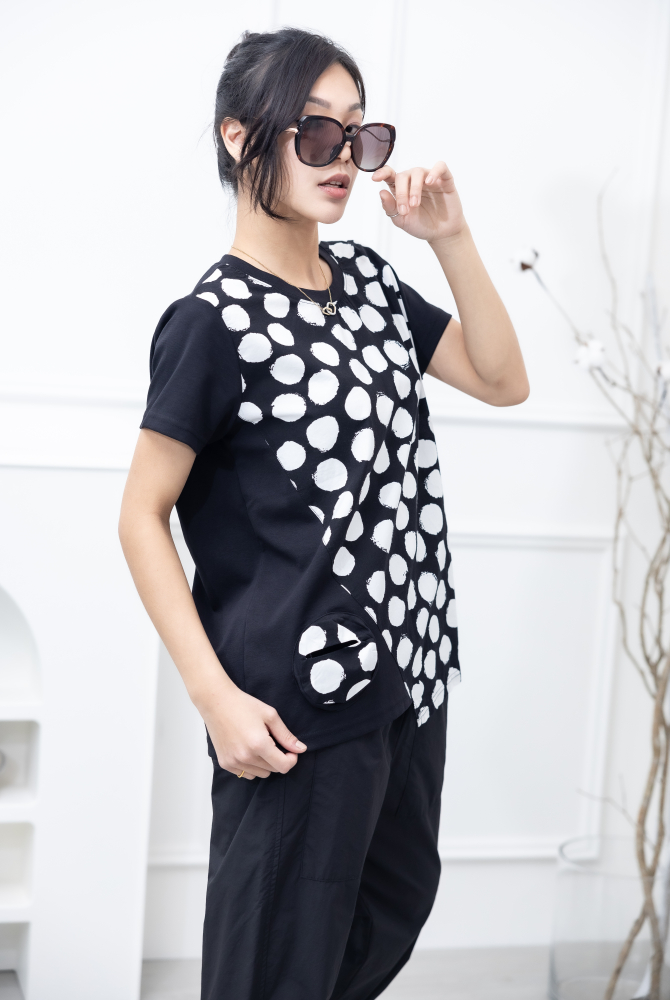 반팔 白點短袖上衣 / 黑色