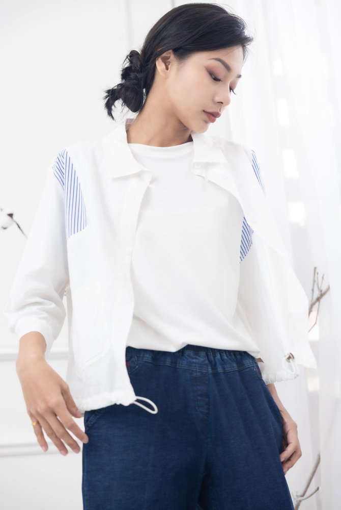 긴팔 肩下藍條紋寬版長袖襯衫 / 白色