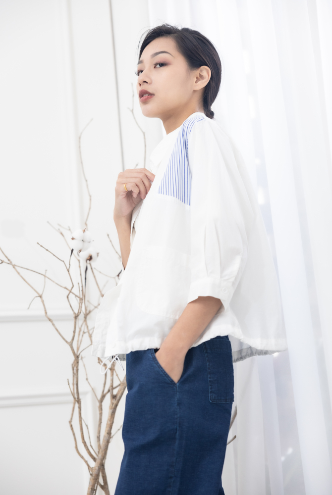 긴팔 肩下藍條紋寬版長袖襯衫 / 白色