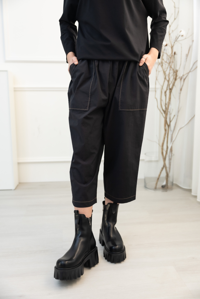 긴 바지 大口袋繭型長褲 / 黑色