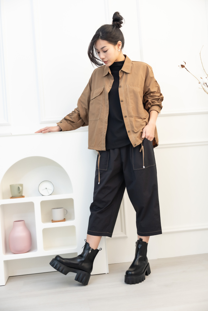 긴 바지 大口袋繭型長褲 / 黑色