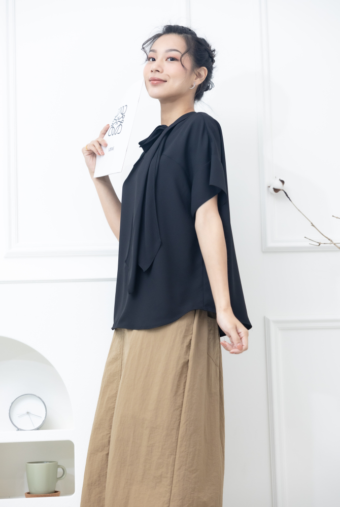 반팔 假長領巾雪紡上衣 / 黑色