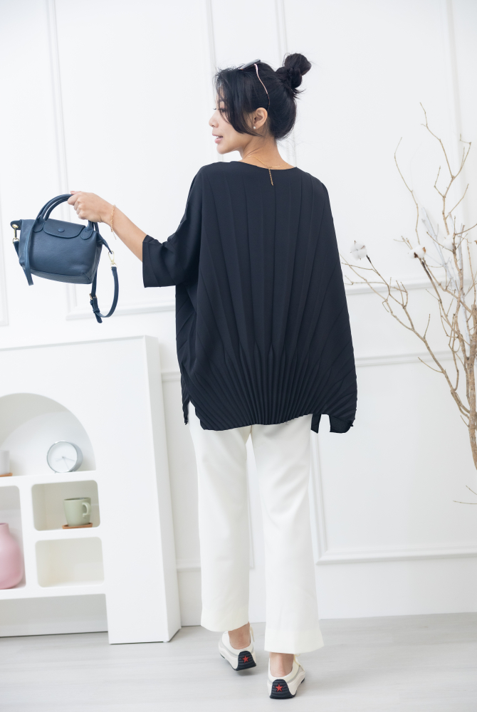긴팔 衣襬打褶雪紡上衣 / 黑色