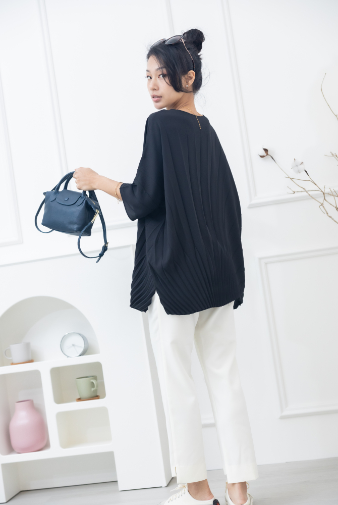 긴팔 衣襬打褶雪紡上衣 / 黑色