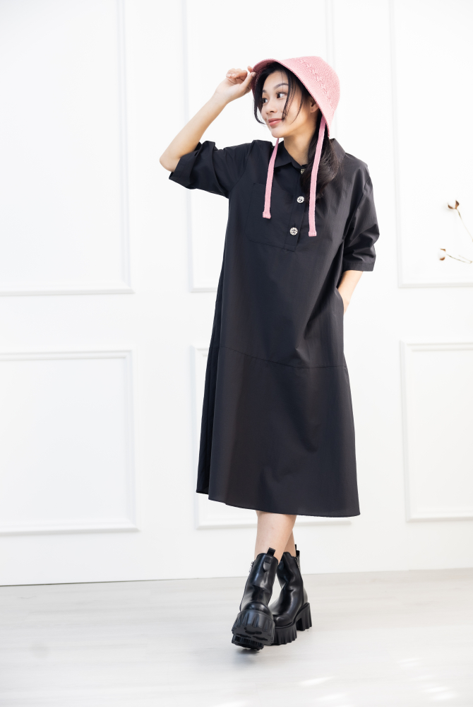 원피스 單邊下擺壓褶開叉短袖洋裝 / 黑色
