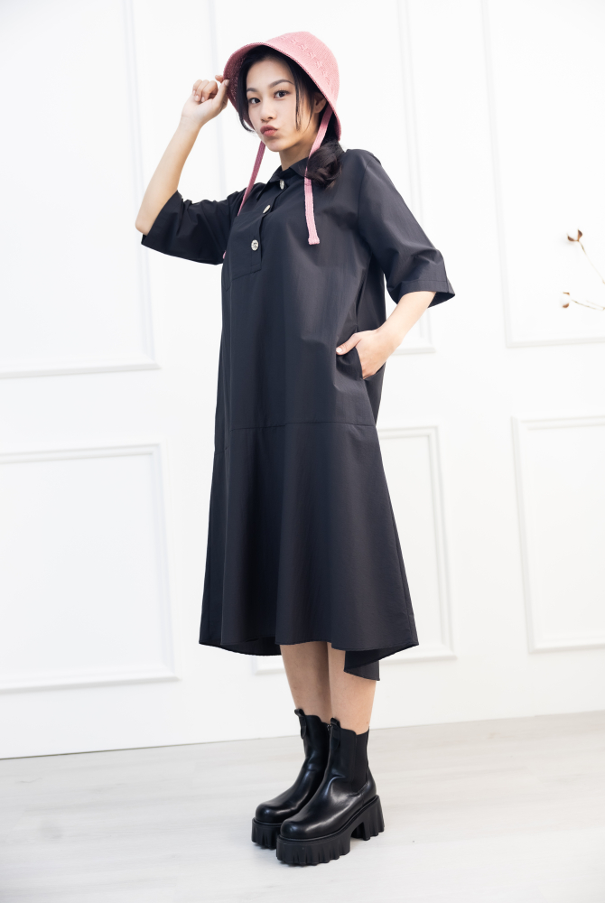 원피스 單邊下擺壓褶開叉短袖洋裝 / 黑色