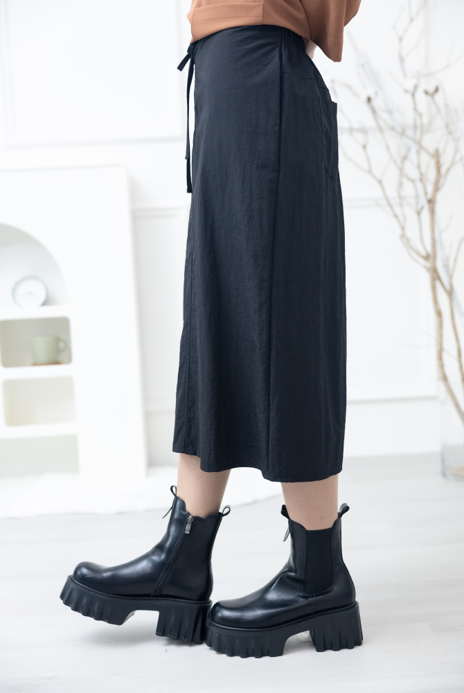 치마 綁帶下擺開衩長裙 / 黑色