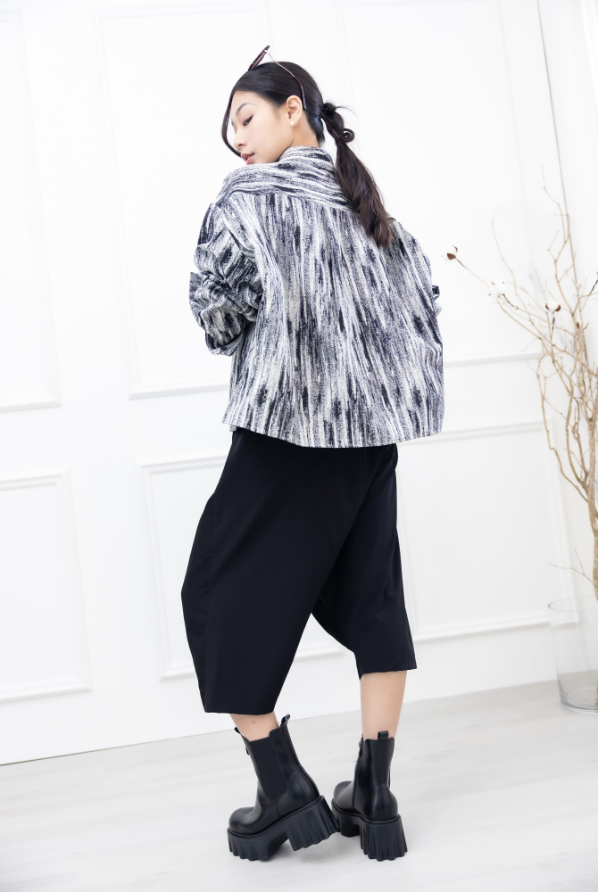 긴 바지 異材質拼接七分寬褲 / 黑色