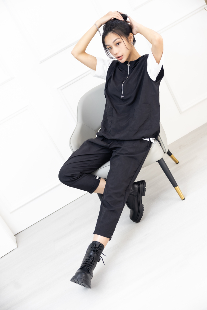 조끼 休閒風連帽背心 / 黑色