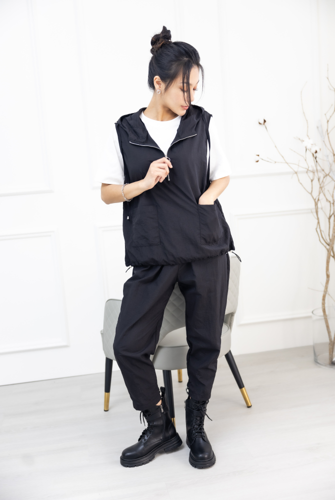 조끼 休閒風連帽背心 / 黑色