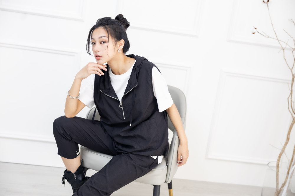 조끼 休閒風連帽背心 / 黑色