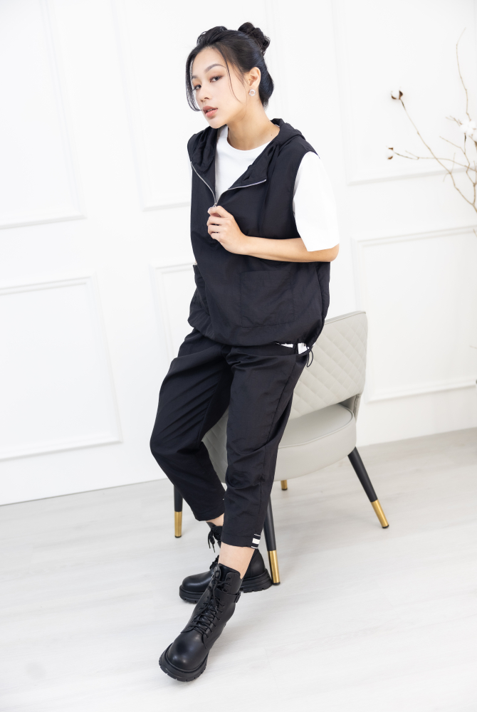 조끼 休閒風連帽背心 / 黑色