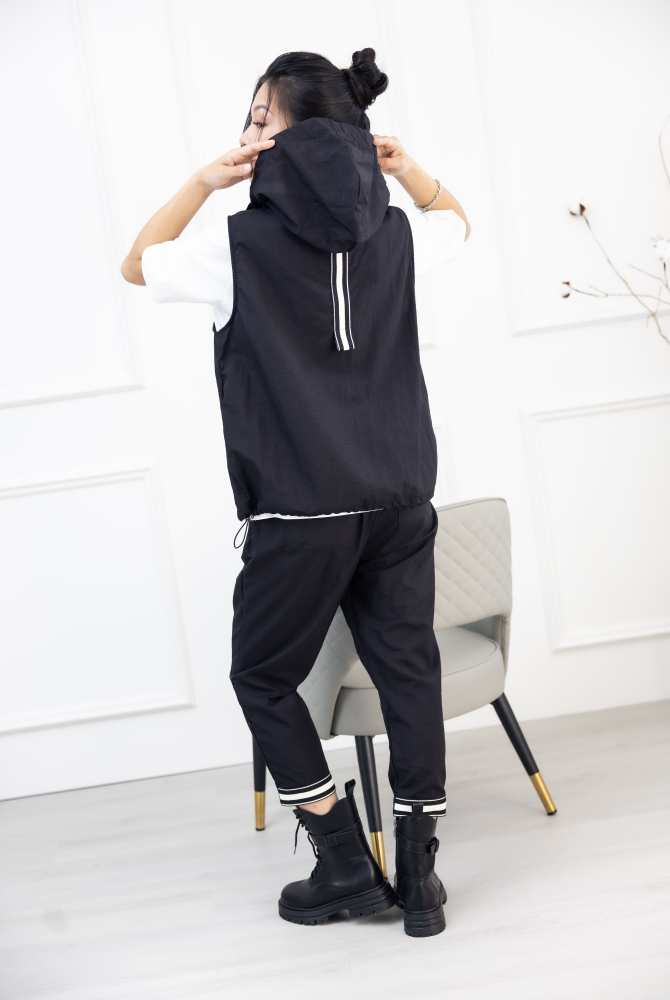 조끼 休閒風連帽背心 / 黑色