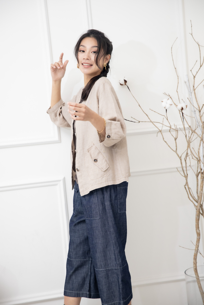 긴팔 圓領開襟七分袖上衣 / 淺卡其色