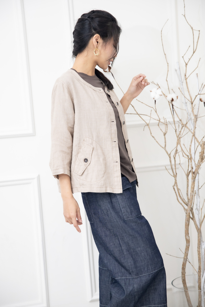 긴팔 圓領開襟七分袖上衣 / 淺卡其色