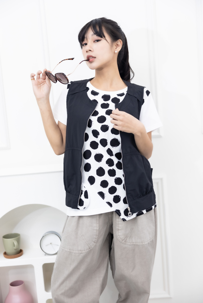 조끼 造型下擺背心 / 黑色