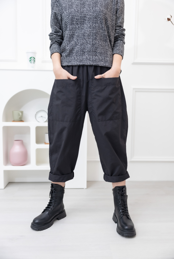 긴 바지 大口袋繭型寬鬆長褲 / 黑色