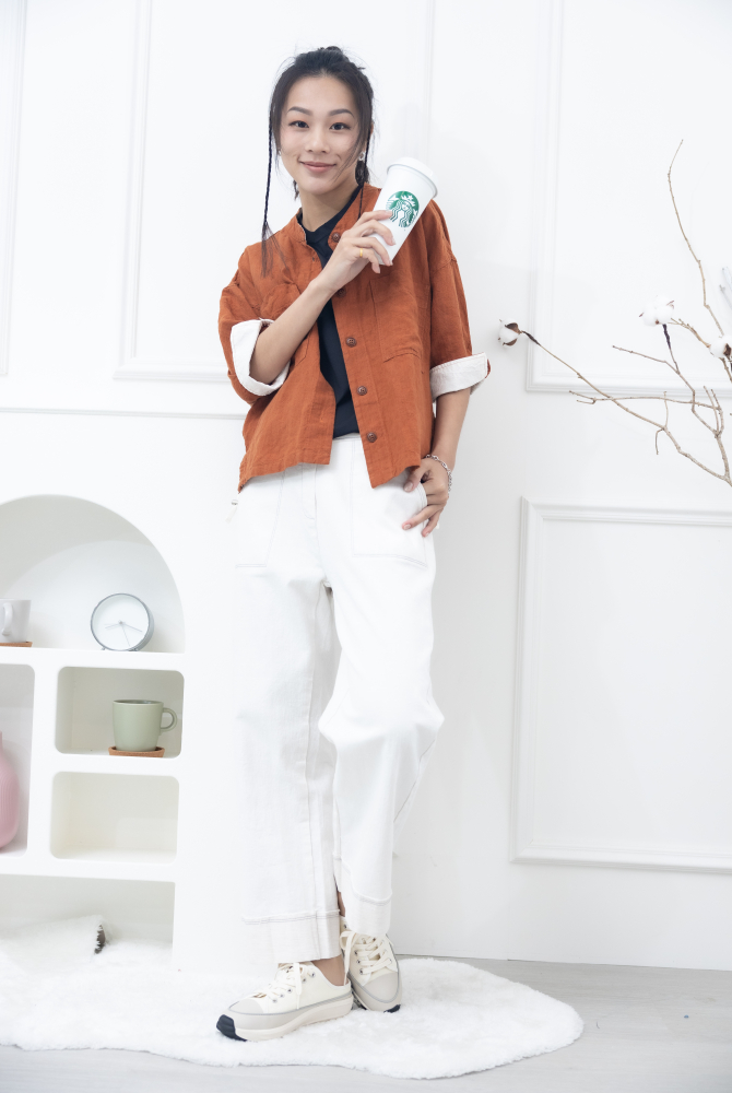 코트 圓下領大鈕扣胸前兩口袋外套 / 橘紅色