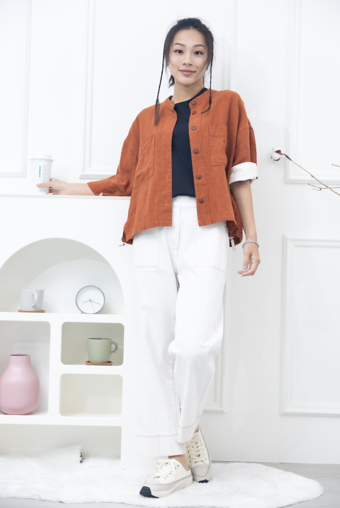 코트 圓下領大鈕扣胸前兩口袋外套 / 橘紅色