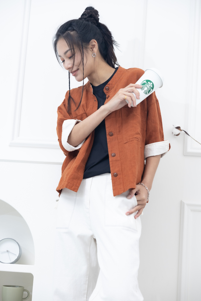 코트 圓下領大鈕扣胸前兩口袋外套 / 橘紅色