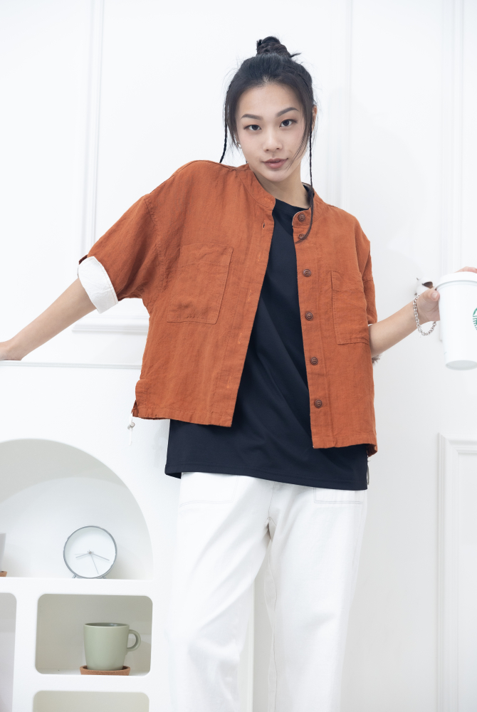 코트 圓下領大鈕扣胸前兩口袋外套 / 橘紅色