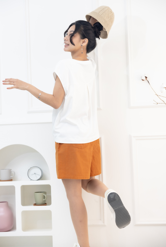 조끼 下擺彈性帶無袖上衣／白色