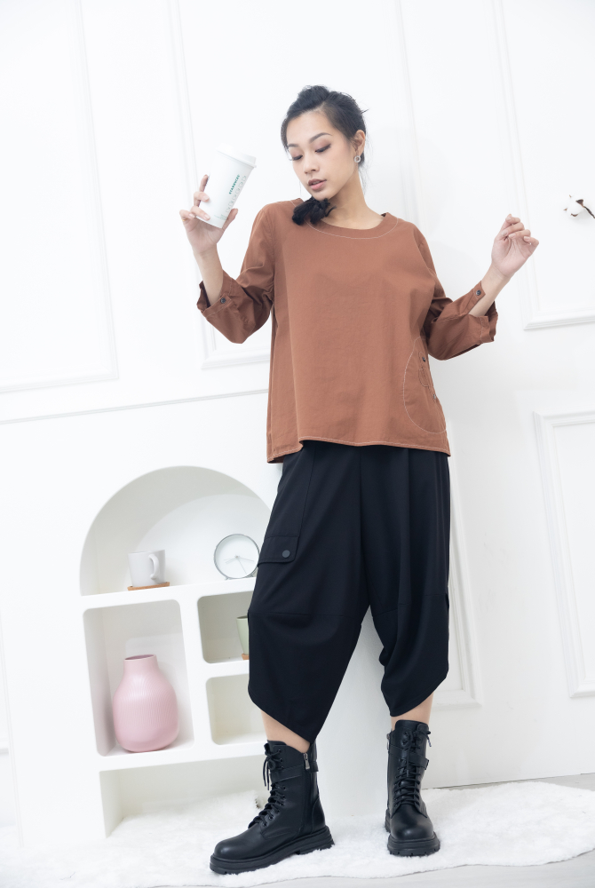 긴팔 腰間X裝飾上衣 / 卡其色