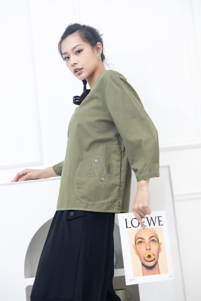 긴팔 腰間X裝飾上衣 / 墨綠色