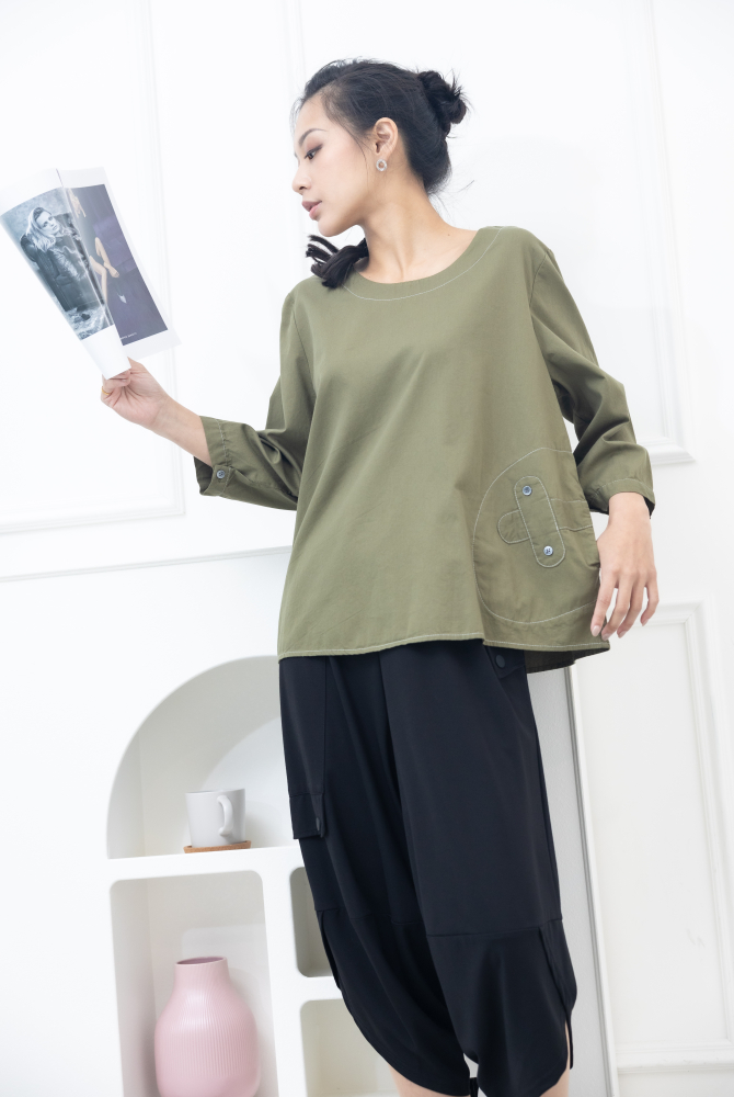긴팔 腰間X裝飾上衣 / 墨綠色