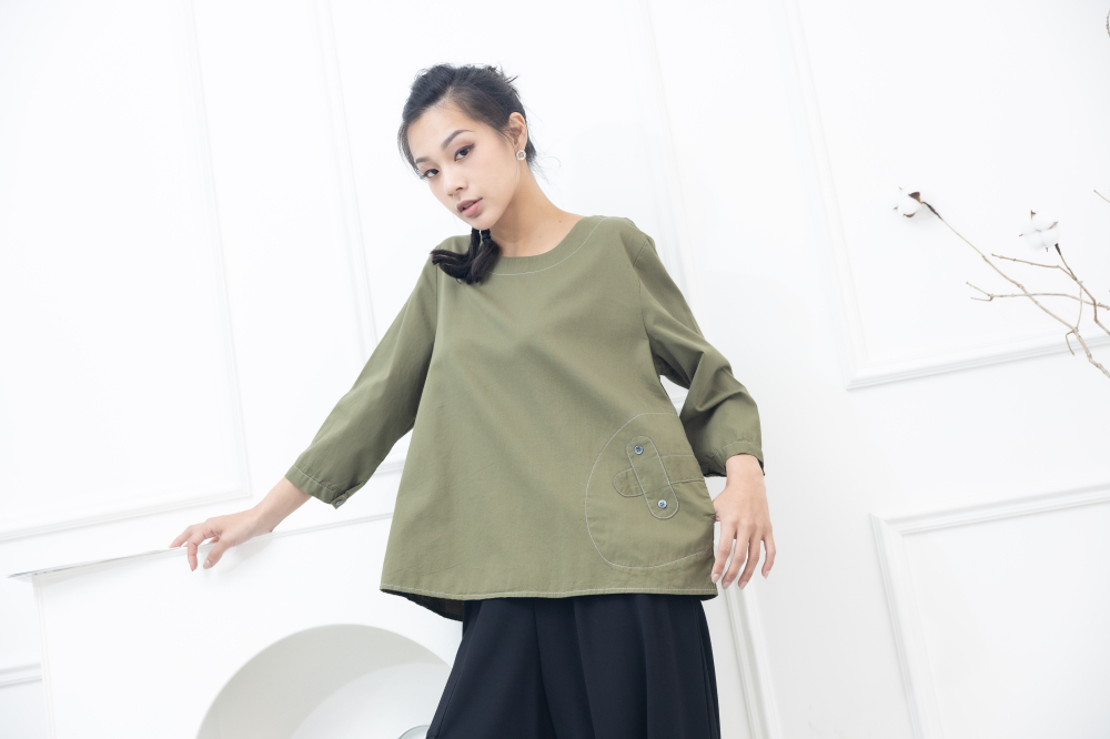 긴팔 腰間X裝飾上衣 / 墨綠色