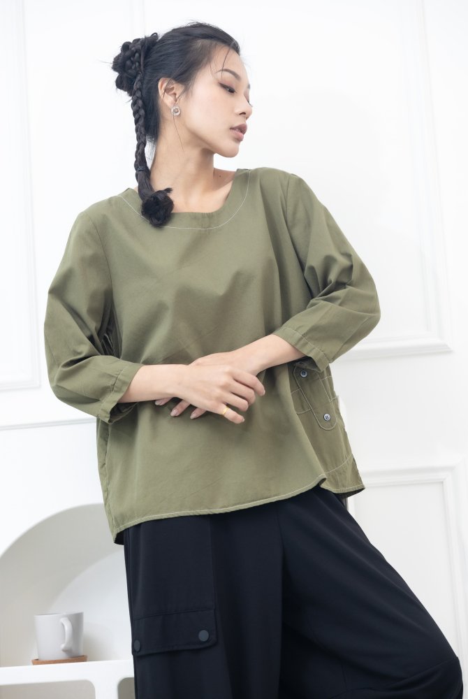 긴팔 腰間X裝飾上衣 / 墨綠色