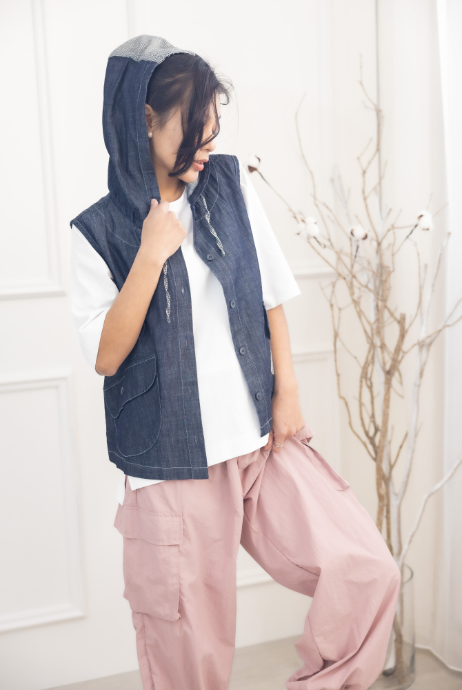 조끼 連帽造型口袋牛仔背心 / 深藍色