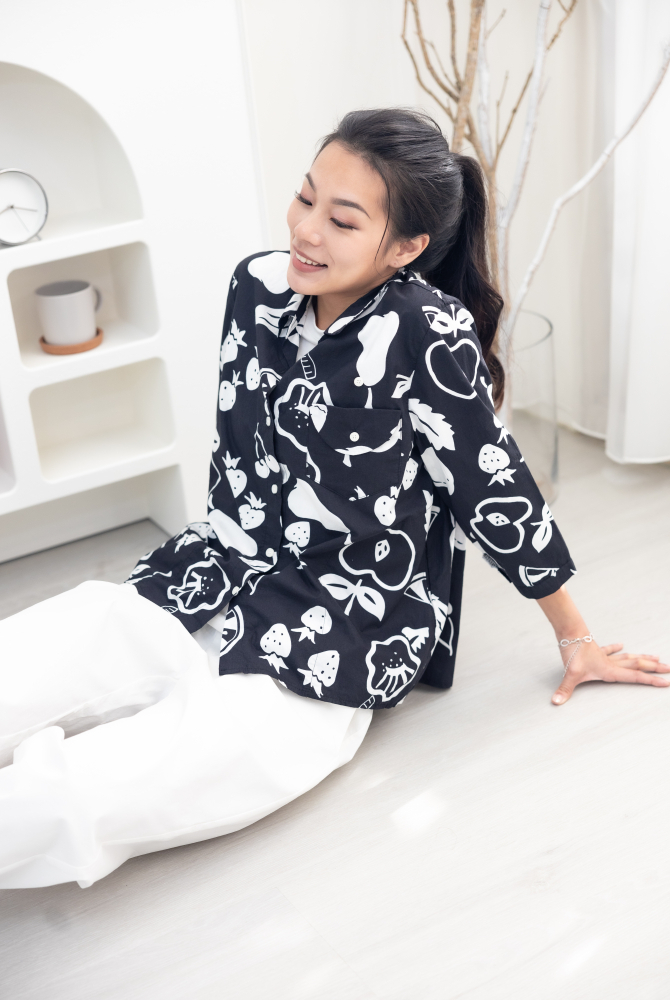 긴팔 手繪水果開襟七分袖襯衫上衣 / 黑色