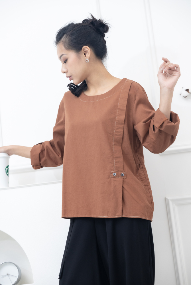 긴팔 袖子鈕扣長袖上衣 / 紅棕色