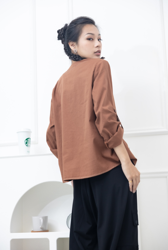 긴팔 袖子鈕扣長袖上衣 / 紅棕色