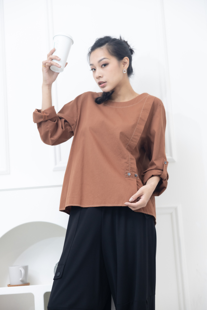 긴팔 袖子鈕扣長袖上衣 / 紅棕色