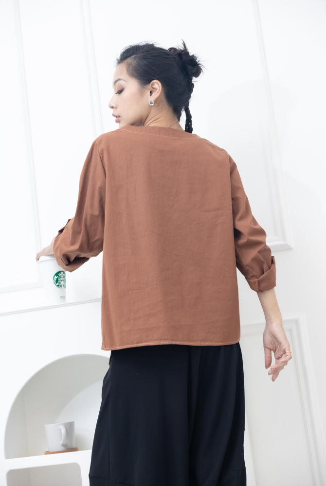 긴팔 袖子鈕扣長袖上衣 / 紅棕色