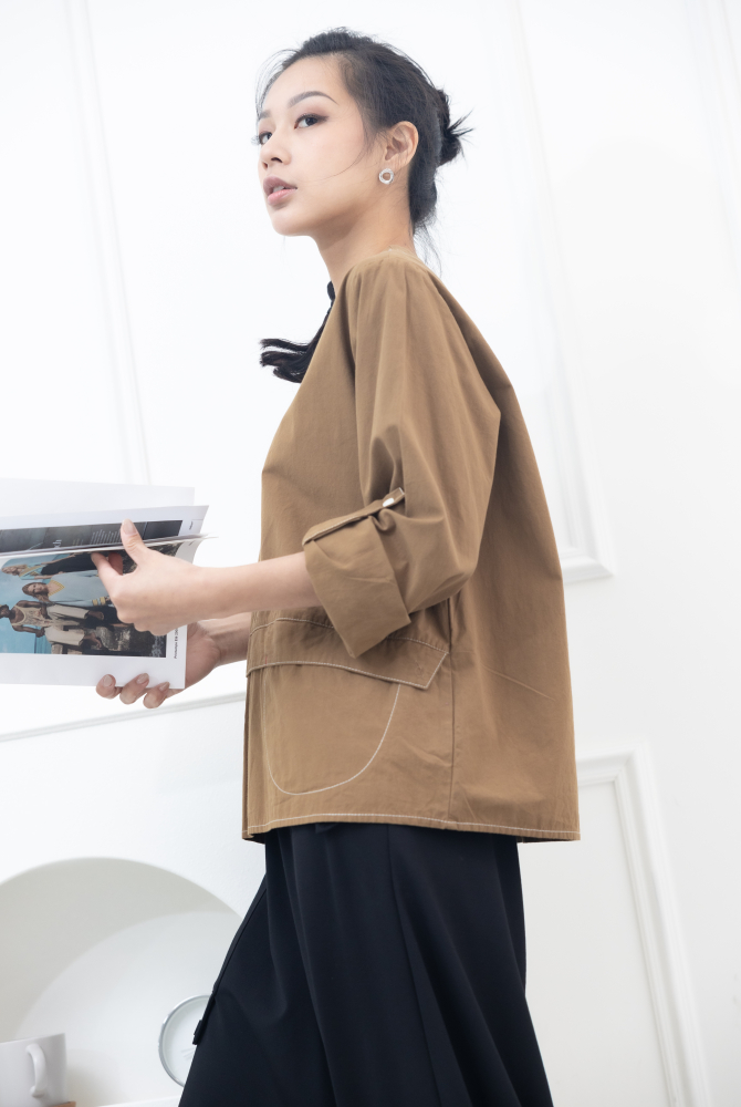 긴팔 兩側U型口袋上衣 / 茶棕色