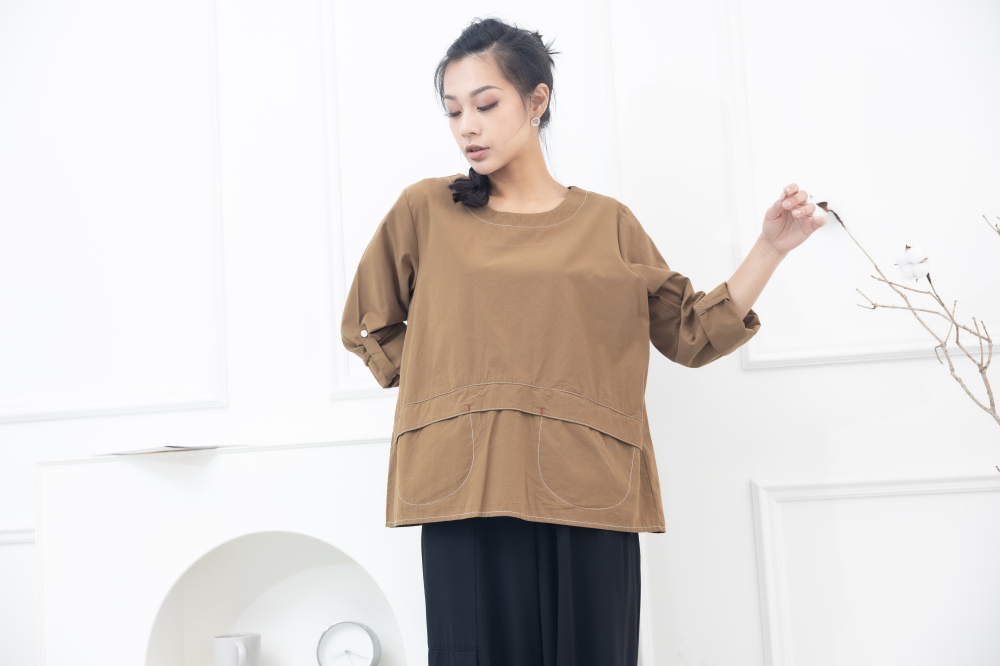 긴팔 兩側U型口袋上衣 / 茶棕色