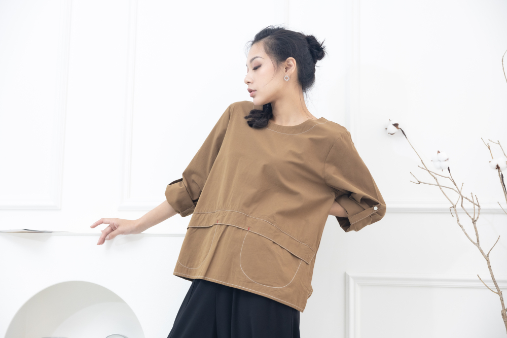 긴팔 兩側U型口袋上衣 / 茶棕色