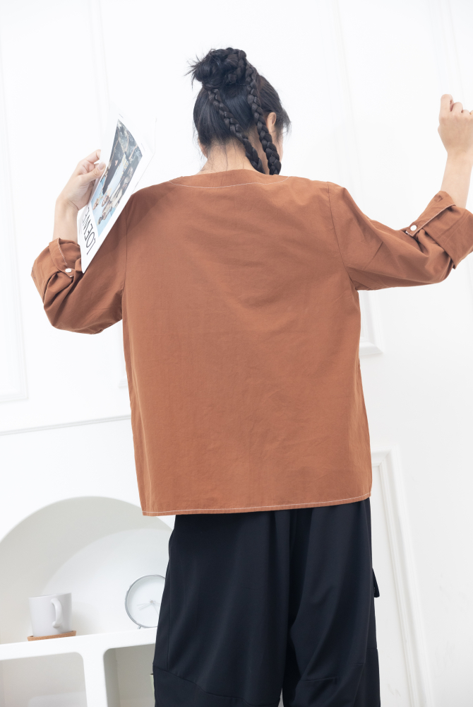 긴팔 兩側U型口袋上衣 / 磚紅棕色