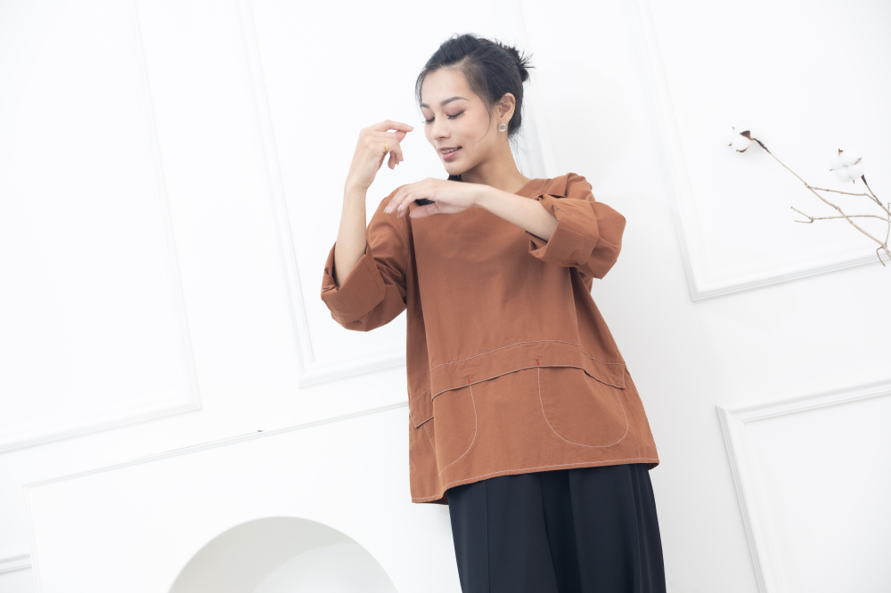 긴팔 兩側U型口袋上衣 / 磚紅棕色