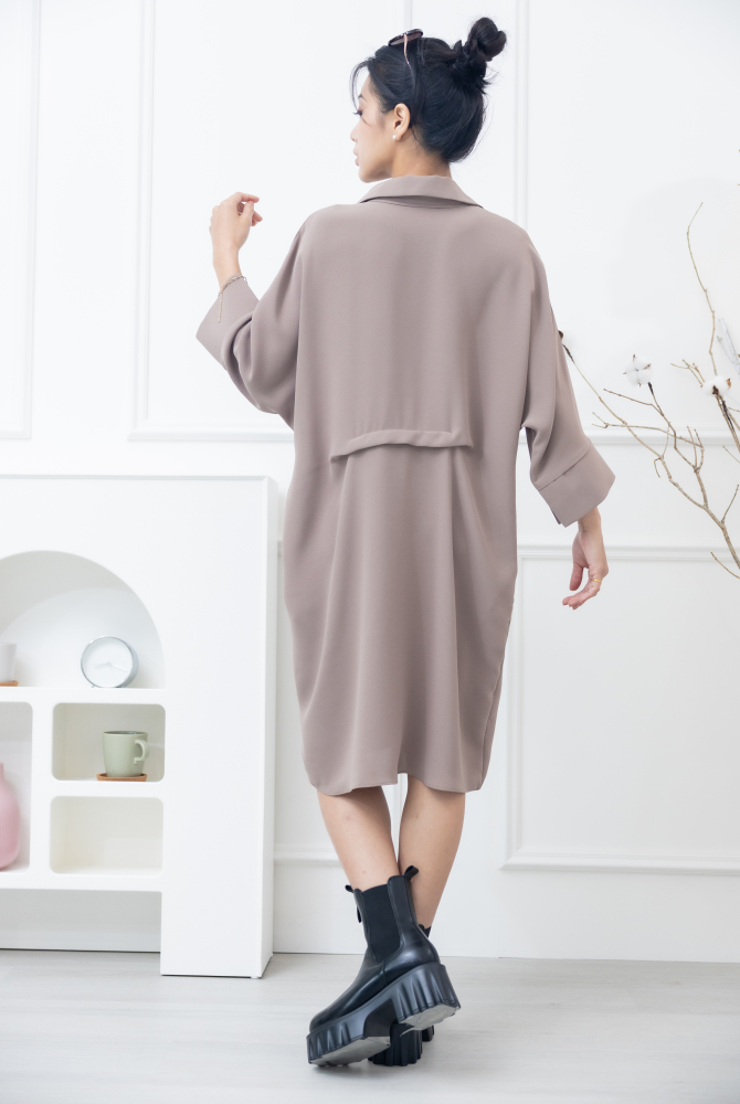 원피스 素面無肩線口袋洋裝 / 卡其色