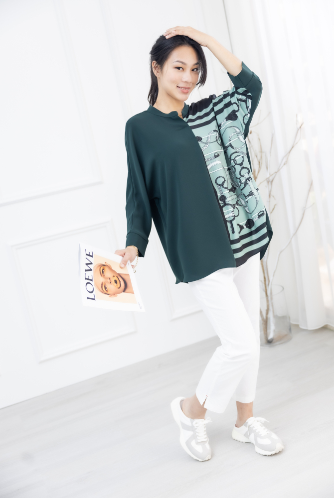 긴팔 金屬腰帶圖騰半領微開襟七分袖上衣 / 綠色