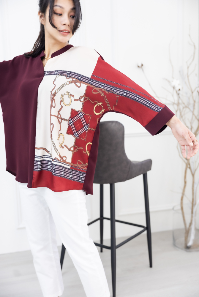 긴팔 格子金屬圖騰 半領微開襟七分袖上衣 / 棗紅色