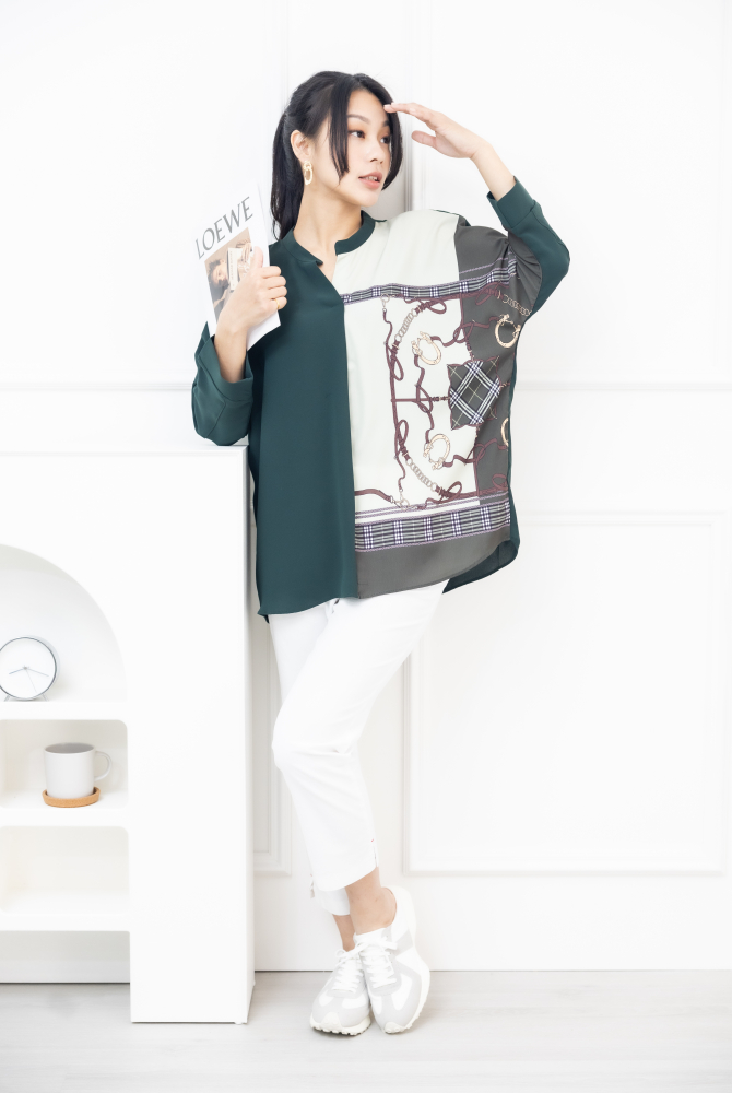 긴팔 格子金屬圖騰 半領微開襟七分袖上衣 / 綠色