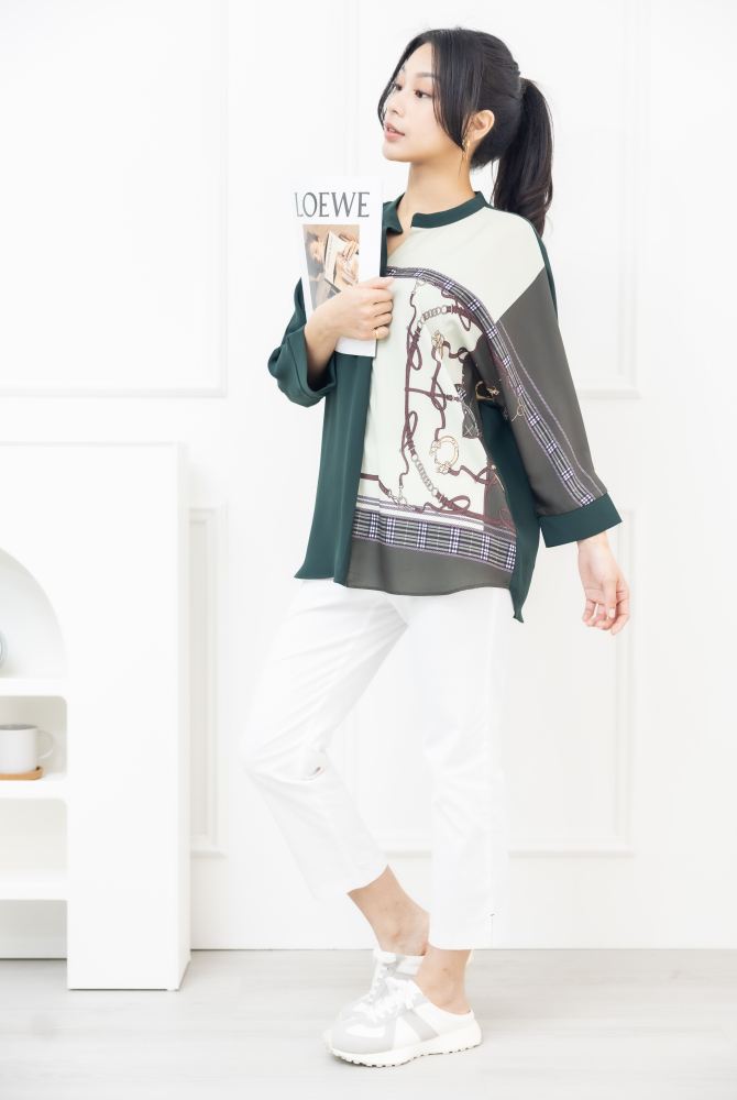 긴팔 格子金屬圖騰 半領微開襟七分袖上衣 / 綠色