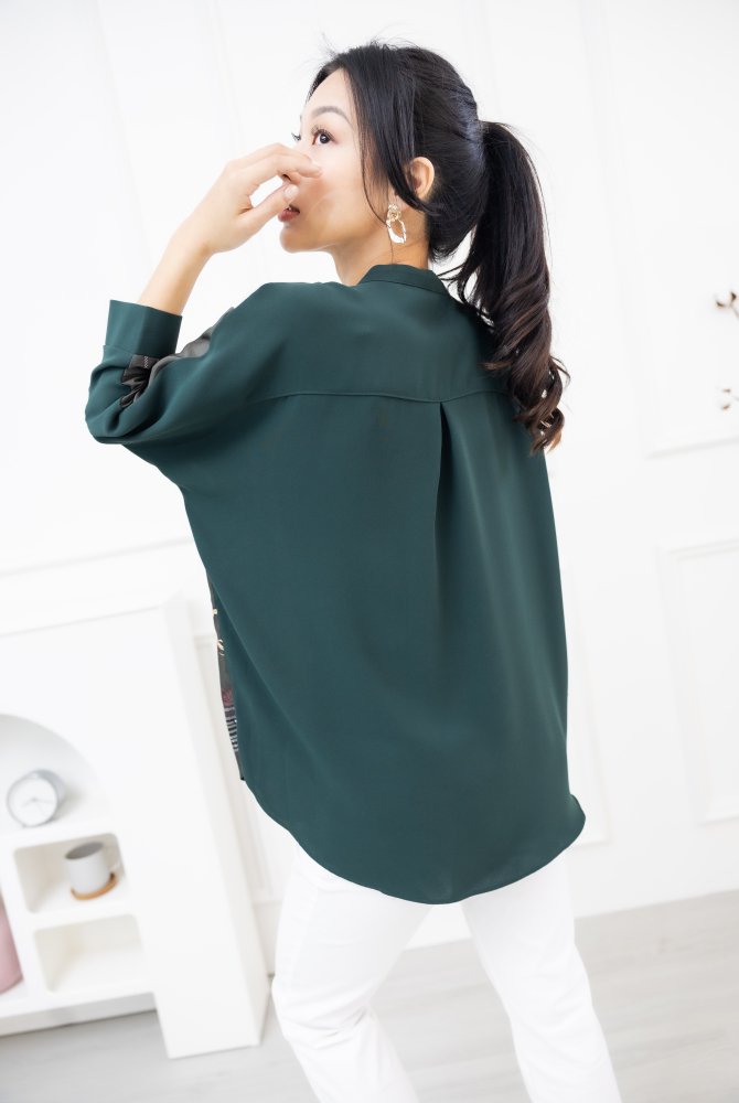 긴팔 格子金屬圖騰 半領微開襟七分袖上衣 / 綠色